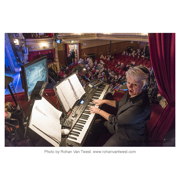 Musical warm-up pre-show